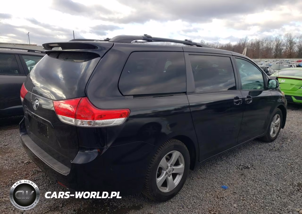 2011 Toyota Sienna Le VIN:5TDKK3DC3BS167719 - 3