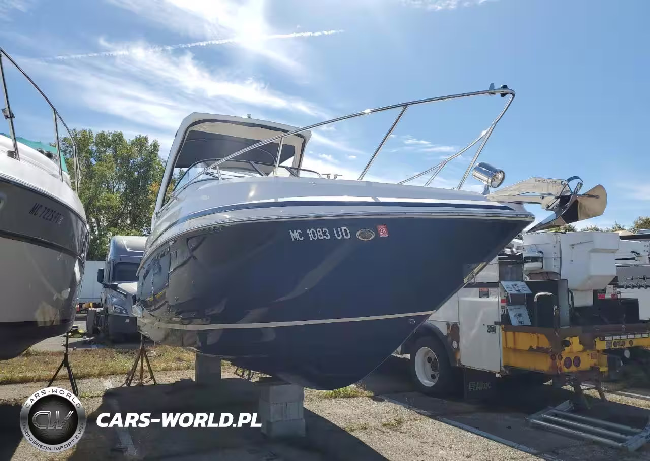 2018 Regal Express 28 - Boat