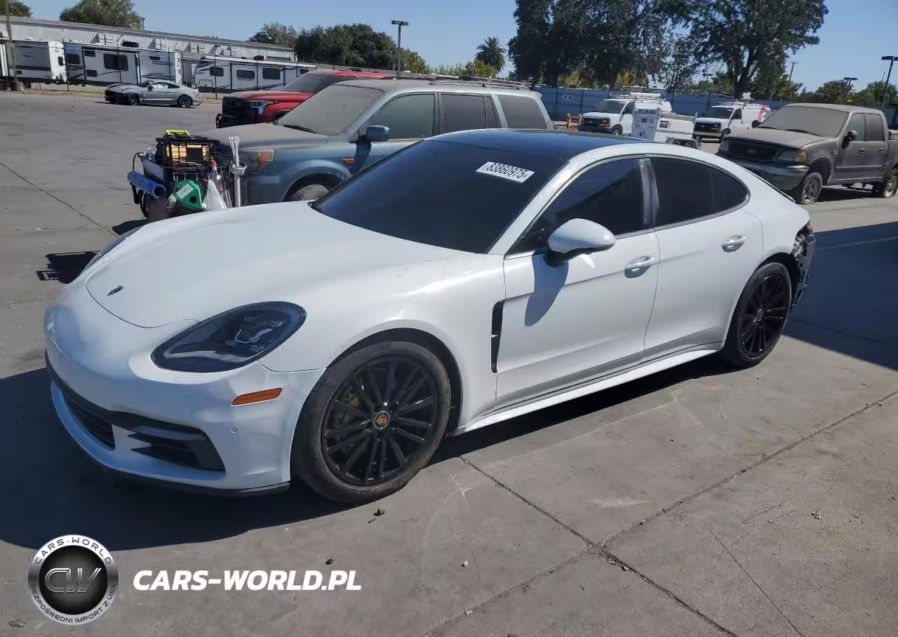 PORSCHE
