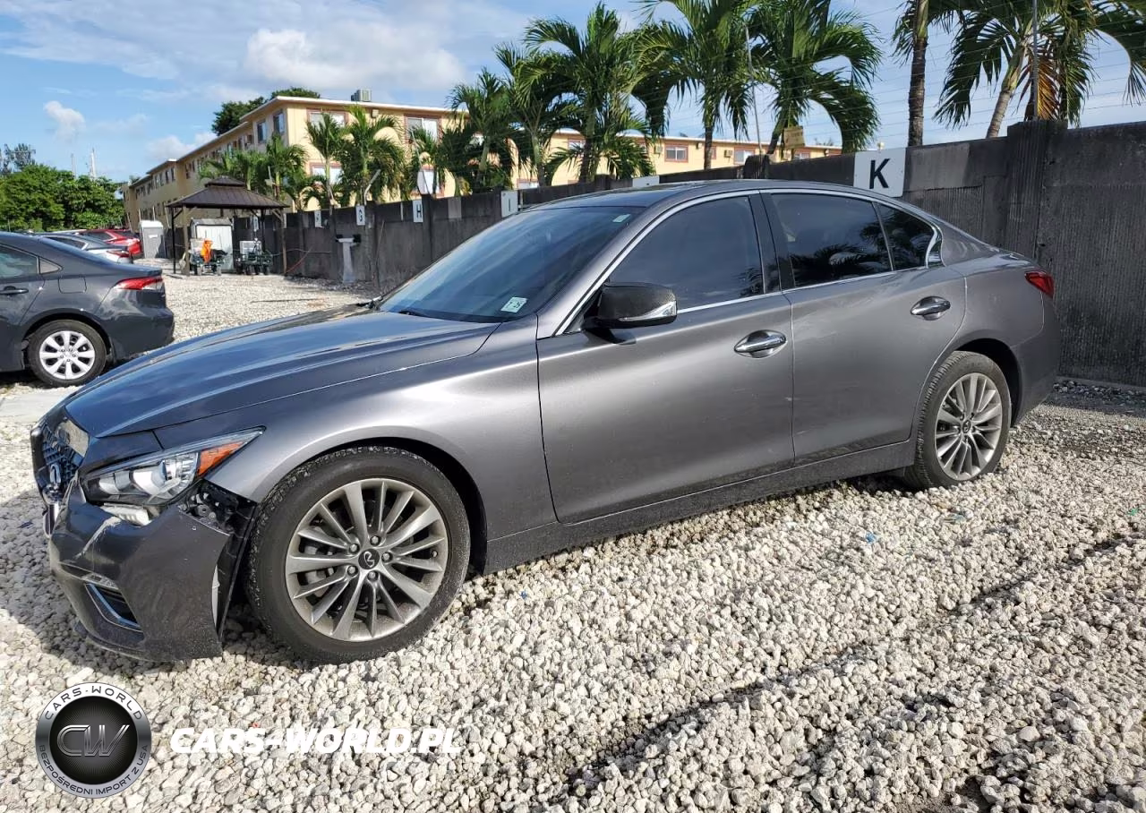 2020 Infiniti Q50 – zdjęcie 1 z 12