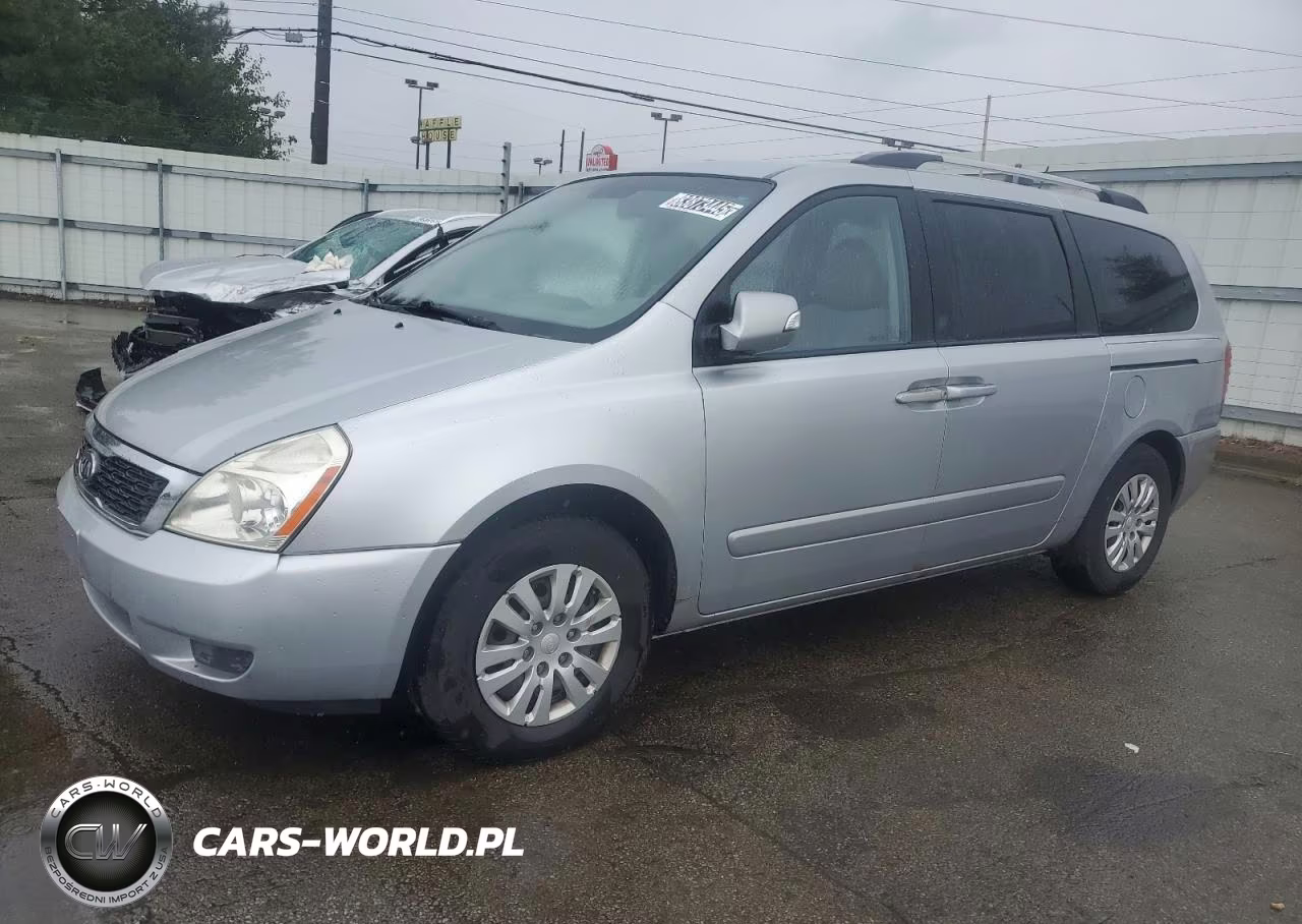 2011 Kia Sedona Lx