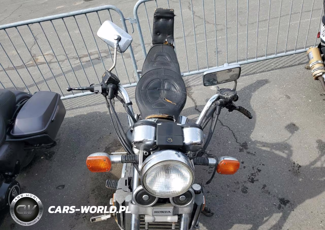 1983 Honda Vf750 VIN:JH2RC0712DM107375 - 5
