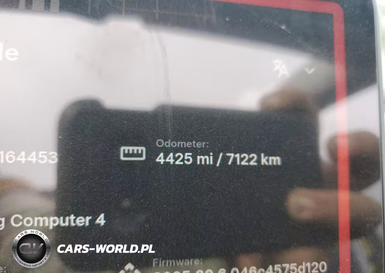 2024 Tesla Model Y VIN:7SAYGDEE5RF164453 - 9