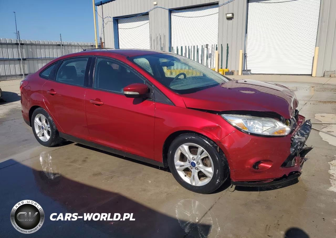 2014 Ford Focus Se VIN:1FADP3F29EL247200 - 4