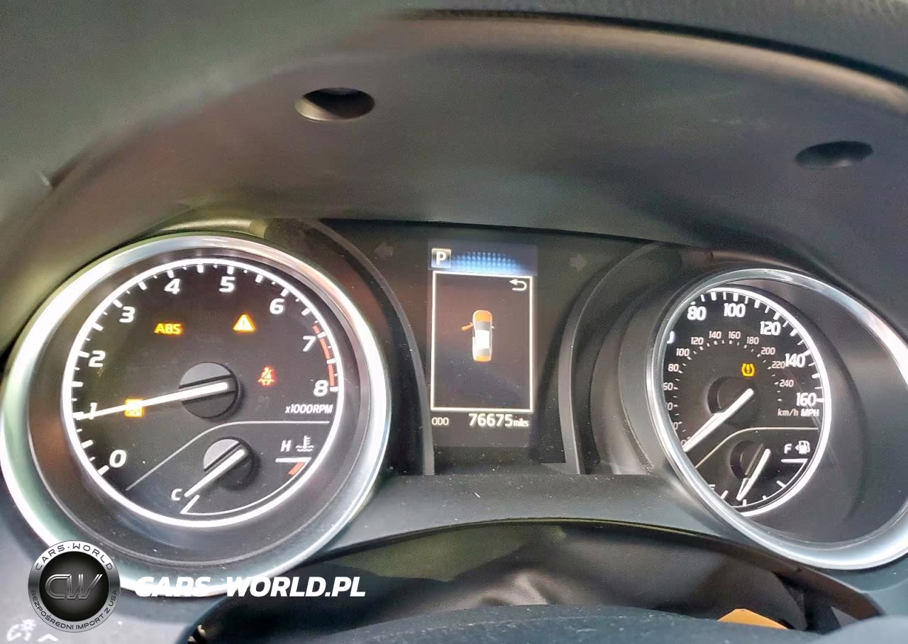 2018 Toyota Camry L VIN:4T1B11HK5JU034426 - 9