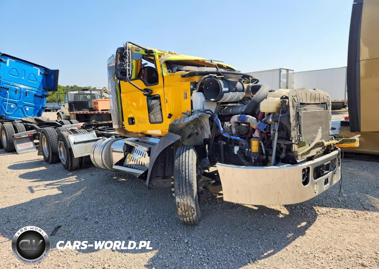 2016 Mack Cxu613 Semi Truck