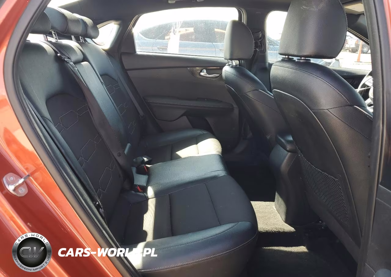 2023 Kia Forte Gt Line VIN:3KPF54AD0PE596006 - 10