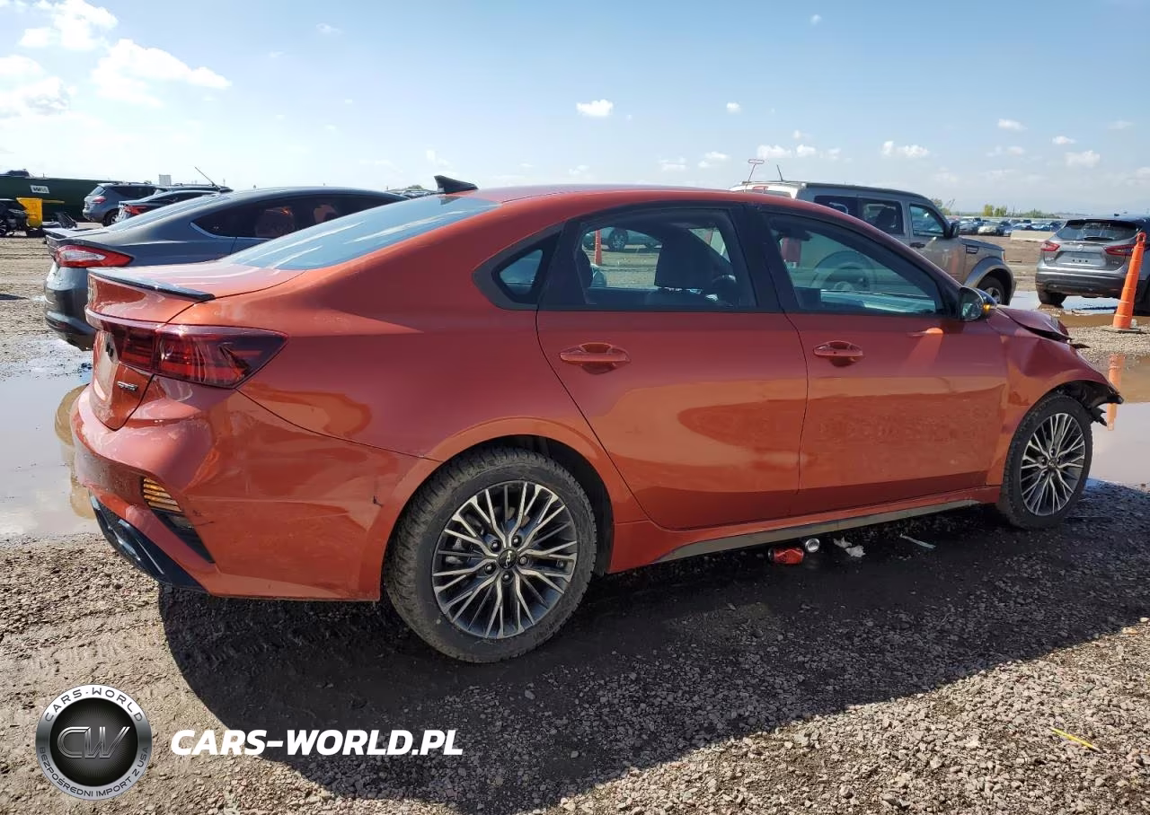 2023 Kia Forte Gt Line VIN:3KPF54AD0PE596006 - 3