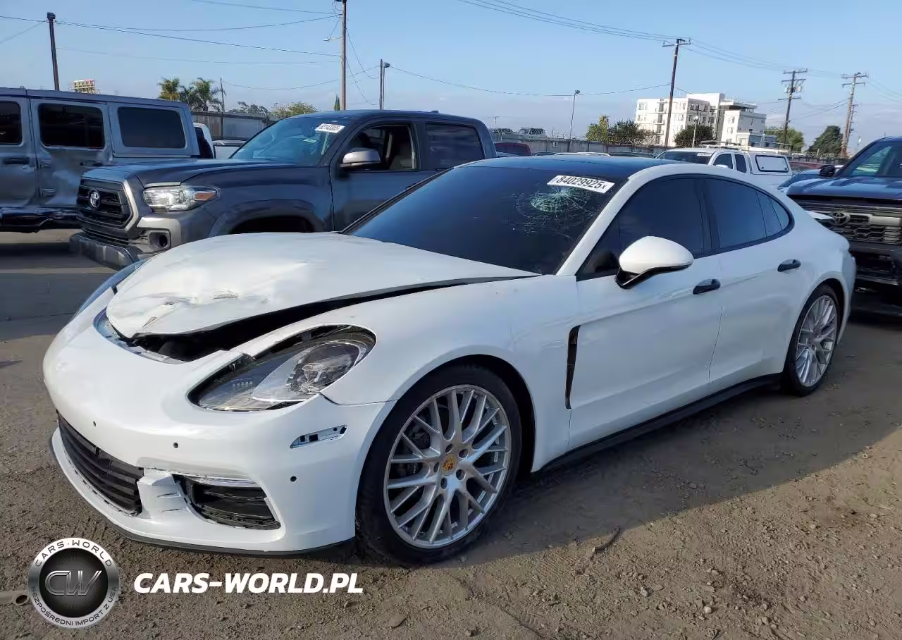 2017 Porsche Panamera 4