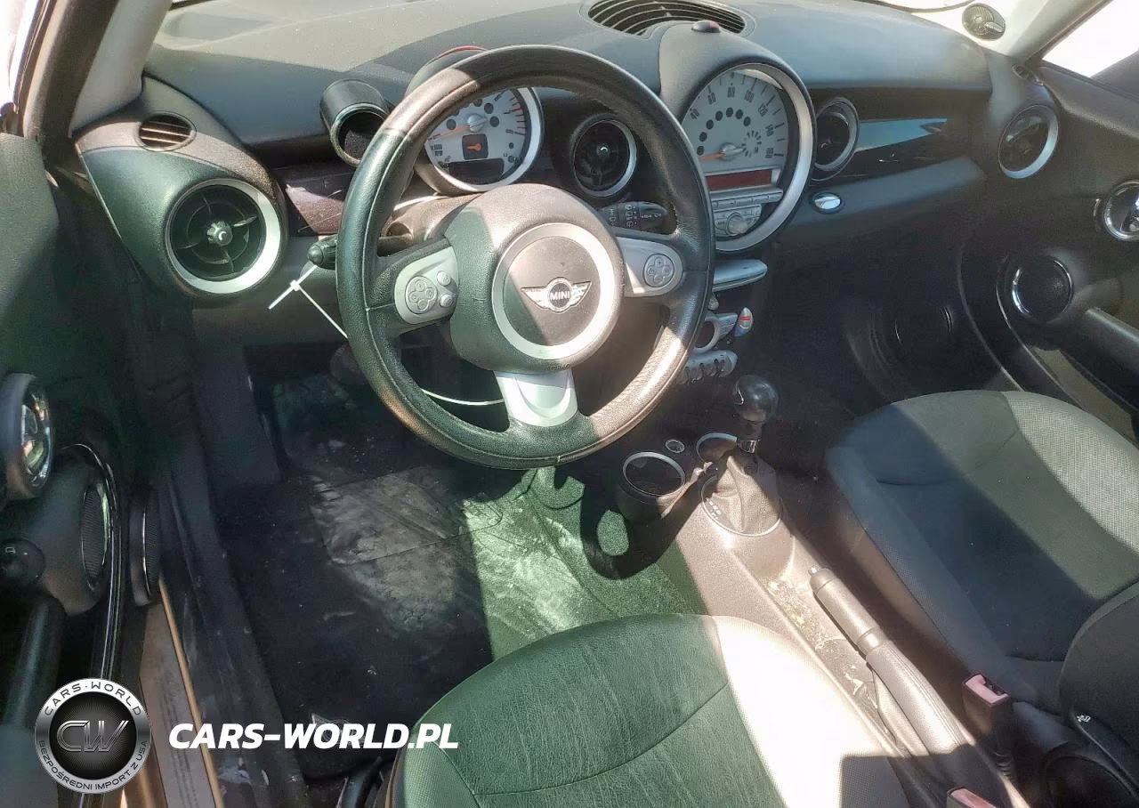2010 Mini Cooper VIN:WMWMF3C53ATZ22963 - 8