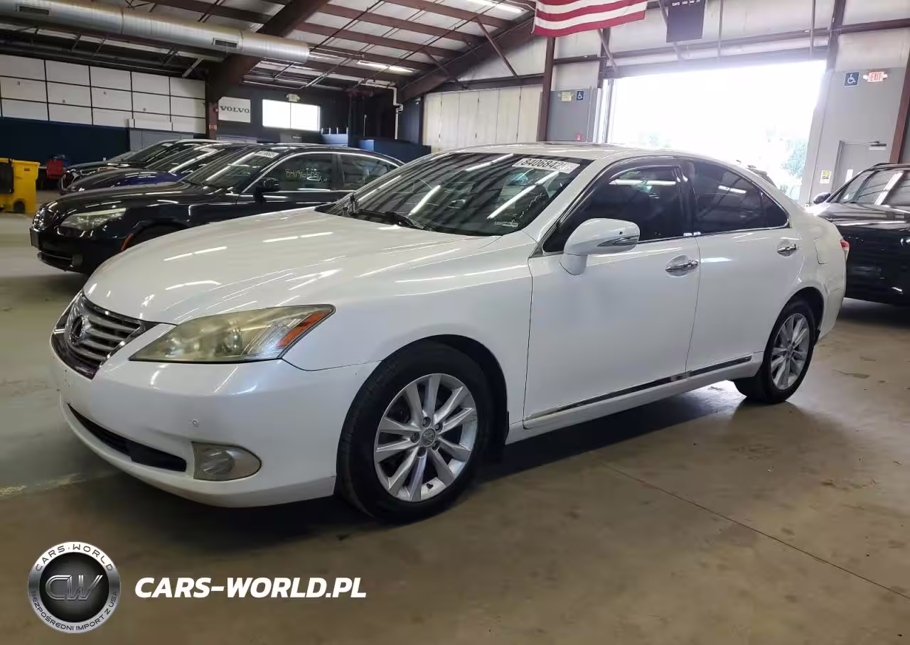 LEXUS