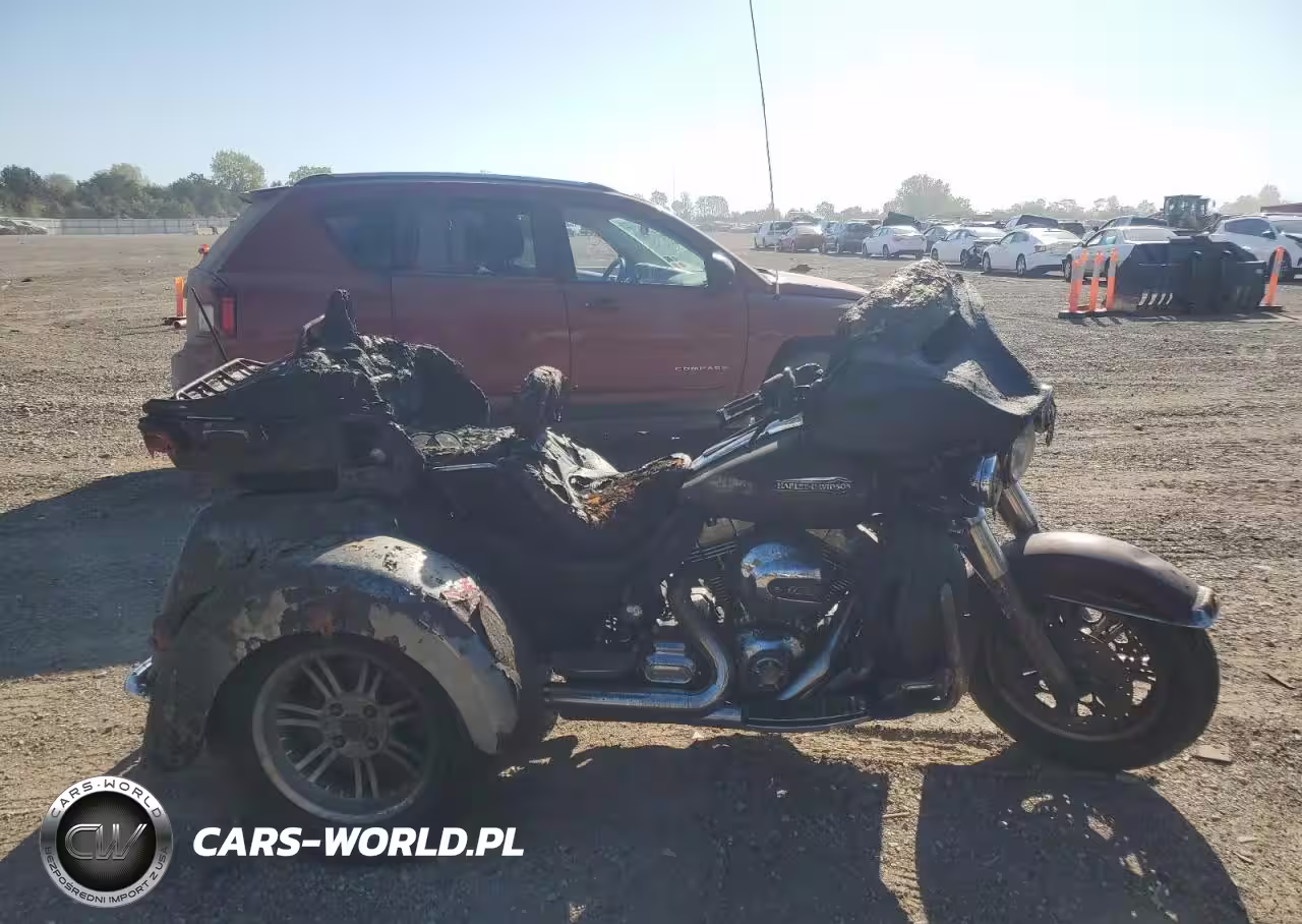 2015 Harley-Davidson Flhtcutg Tri Glide Ultra