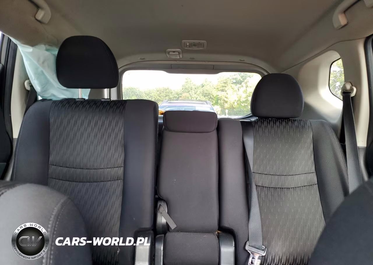 2019 Nissan Rogue S VIN:5N1AT2MV9KC733643 - 10