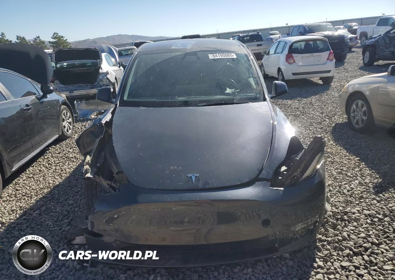2025 Tesla Model Y VIN:7SAYGDEE9SA357725 - 5