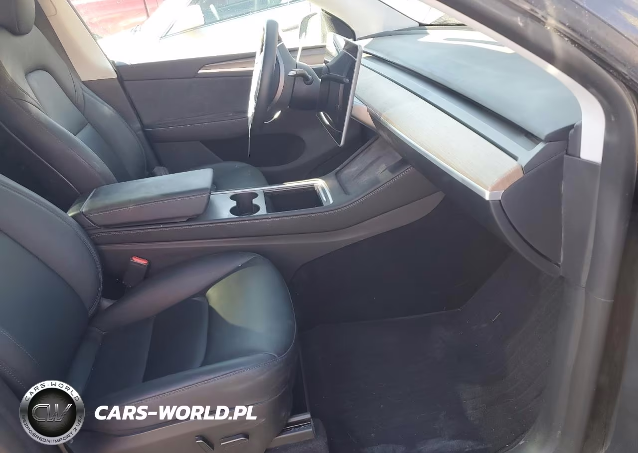 2025 Tesla Model Y VIN:7SAYGDEE9SA357725 - 7