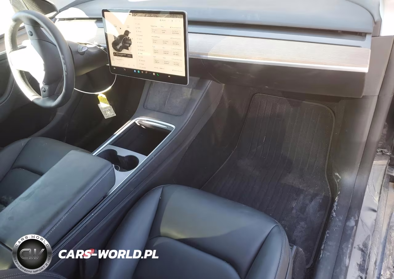 2025 Tesla Model Y VIN:7SAYGDEE9SA357725 - 8