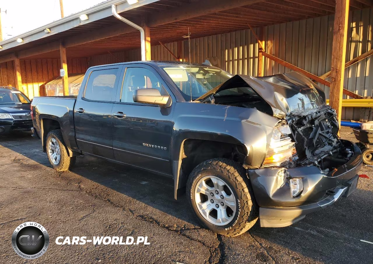 2018 Chevrolet Silverado K1500 Lt VIN:3GCUKREC3JG299046 - 4