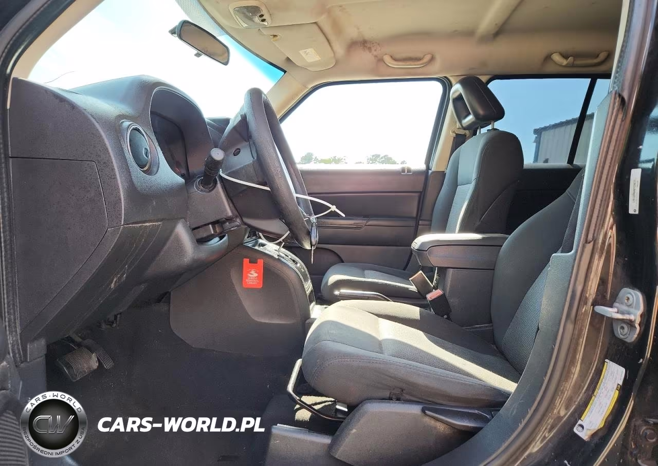 2009 Jeep Patriot Sport VIN:1J4FT28A39D124435 - 7