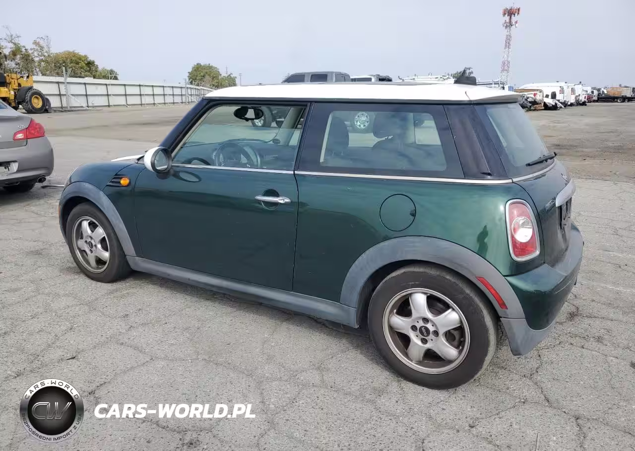 2011 Mini Cooper VIN:WMWSU3C58BT093192 - 2