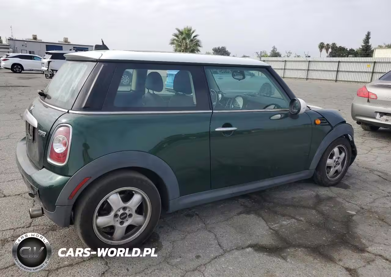 2011 Mini Cooper VIN:WMWSU3C58BT093192 - 3