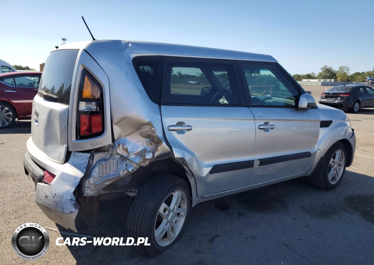 2011 Kia Soul + VIN:KNDJT2A26B7705452 - 3