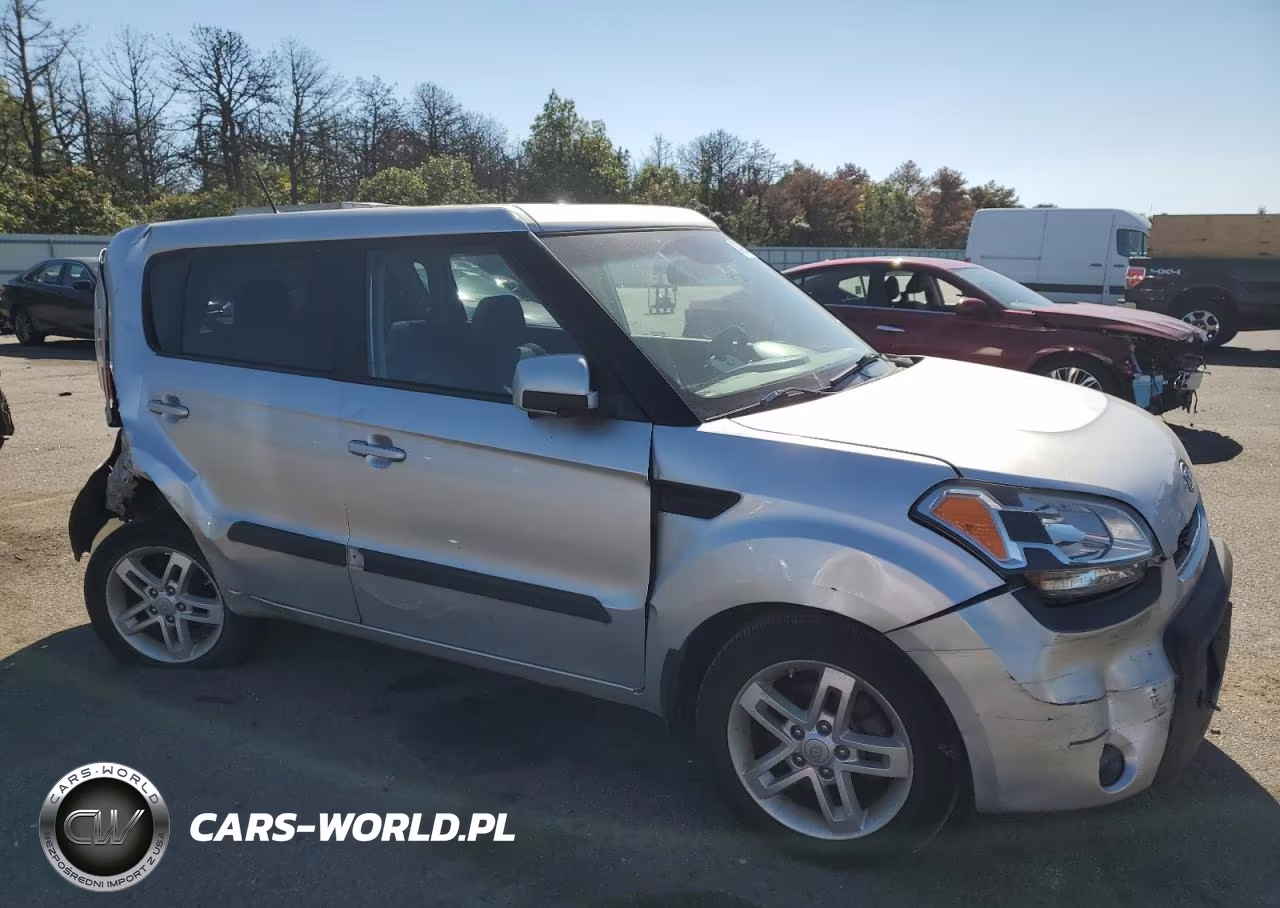 2011 Kia Soul + VIN:KNDJT2A26B7705452 - 4