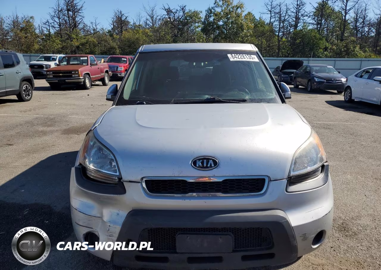 2011 Kia Soul + VIN:KNDJT2A26B7705452 - 5
