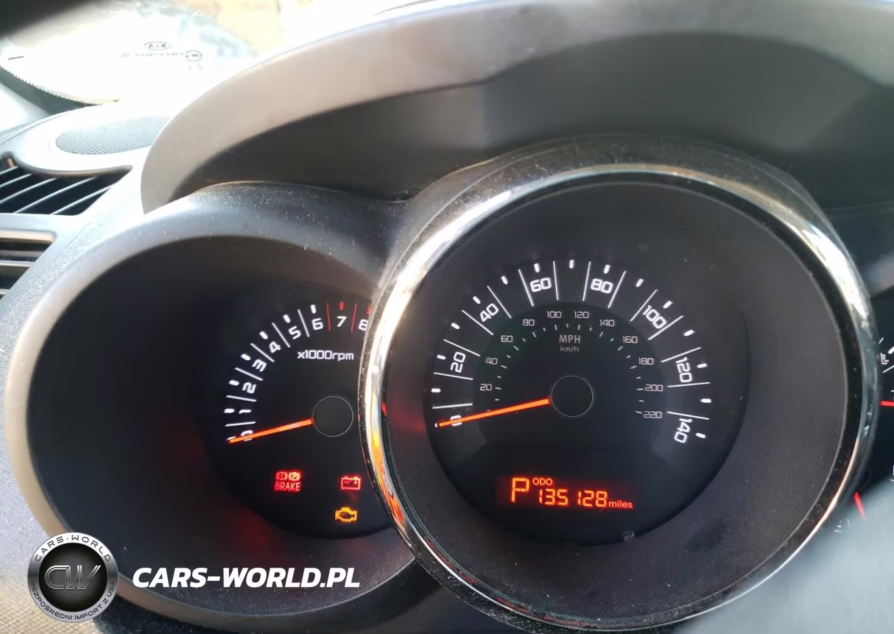 2011 Kia Soul + VIN:KNDJT2A26B7705452 - 9