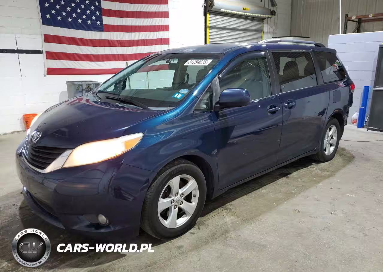 2011 Toyota Sienna Le