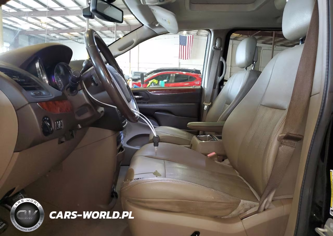2015 Chrysler Town & Country Touring L VIN:2C4RC1CGXFR573709 - 7