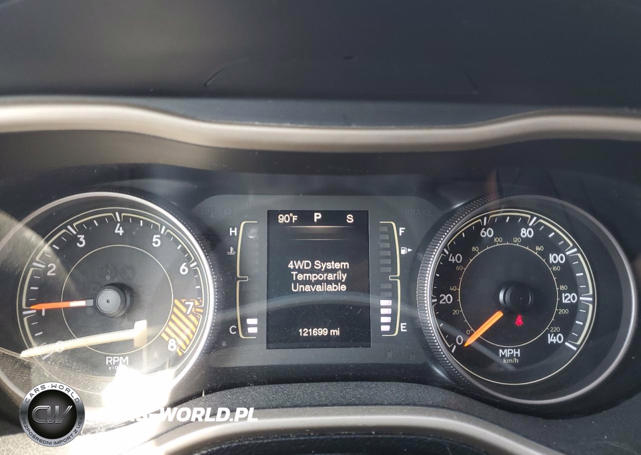 2015 Jeep Cherokee Latitude VIN:1C4PJMCS3FW755570 - 9