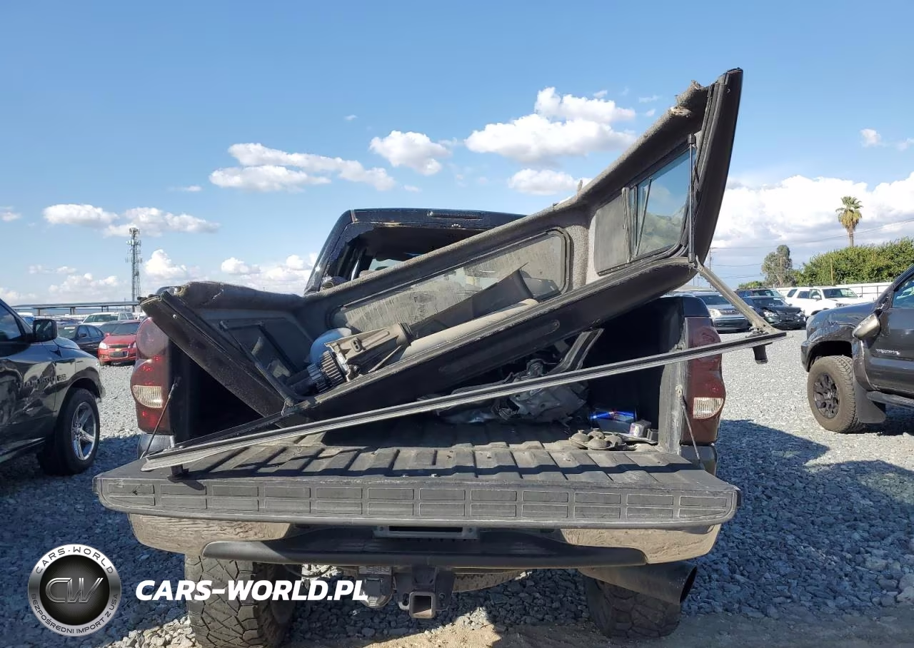 2005 Chevrolet Silverado K2500 Heavy Duty VIN:1GCHK23245F949643 - 6