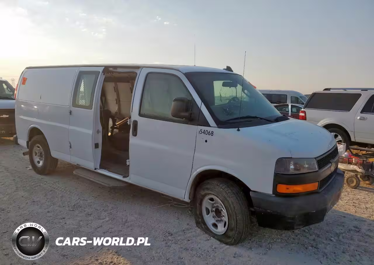 2018 Chevrolet Express G3500 VIN:1GCZGHFG6J1168484 - 4