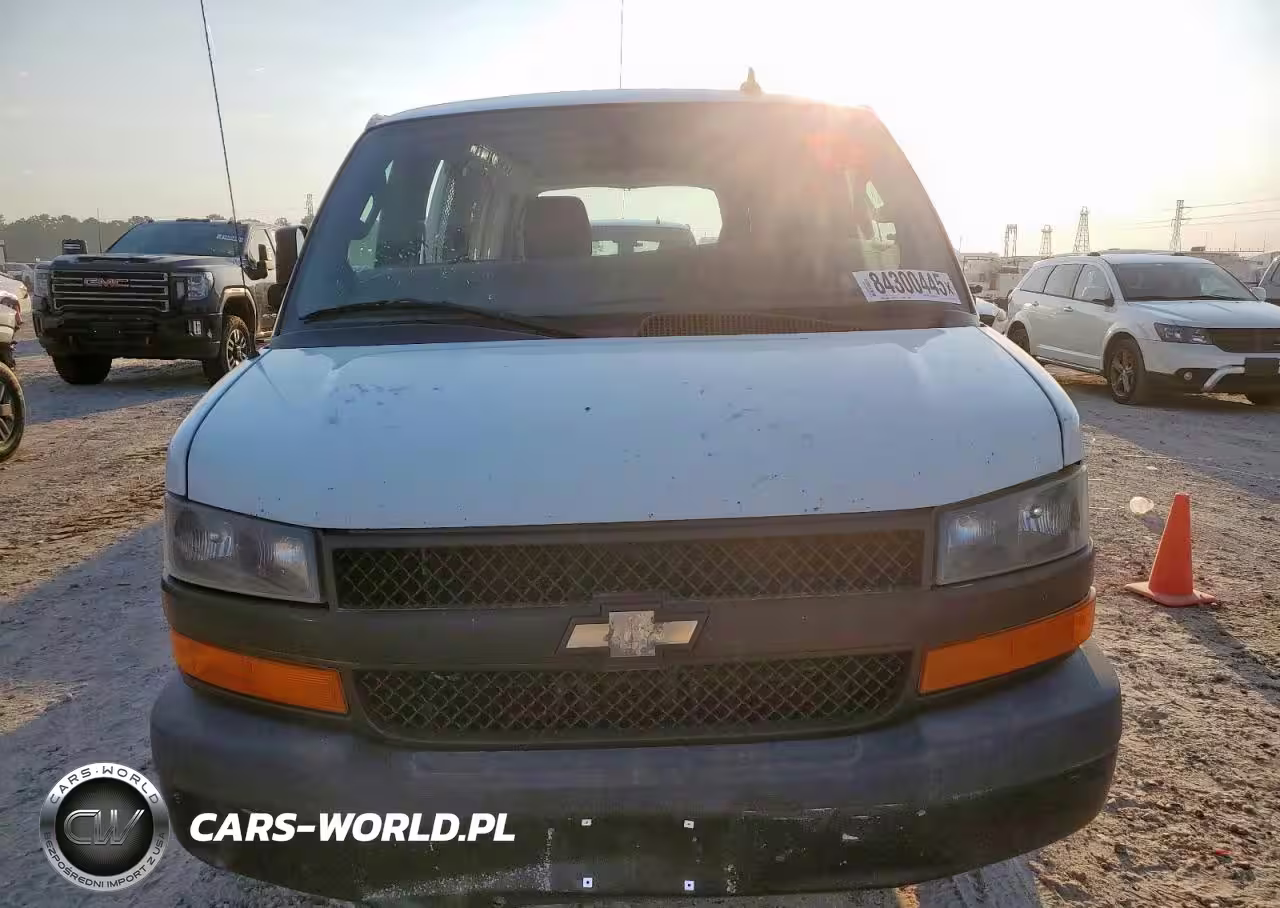 2018 Chevrolet Express G3500 VIN:1GCZGHFG6J1168484 - 5