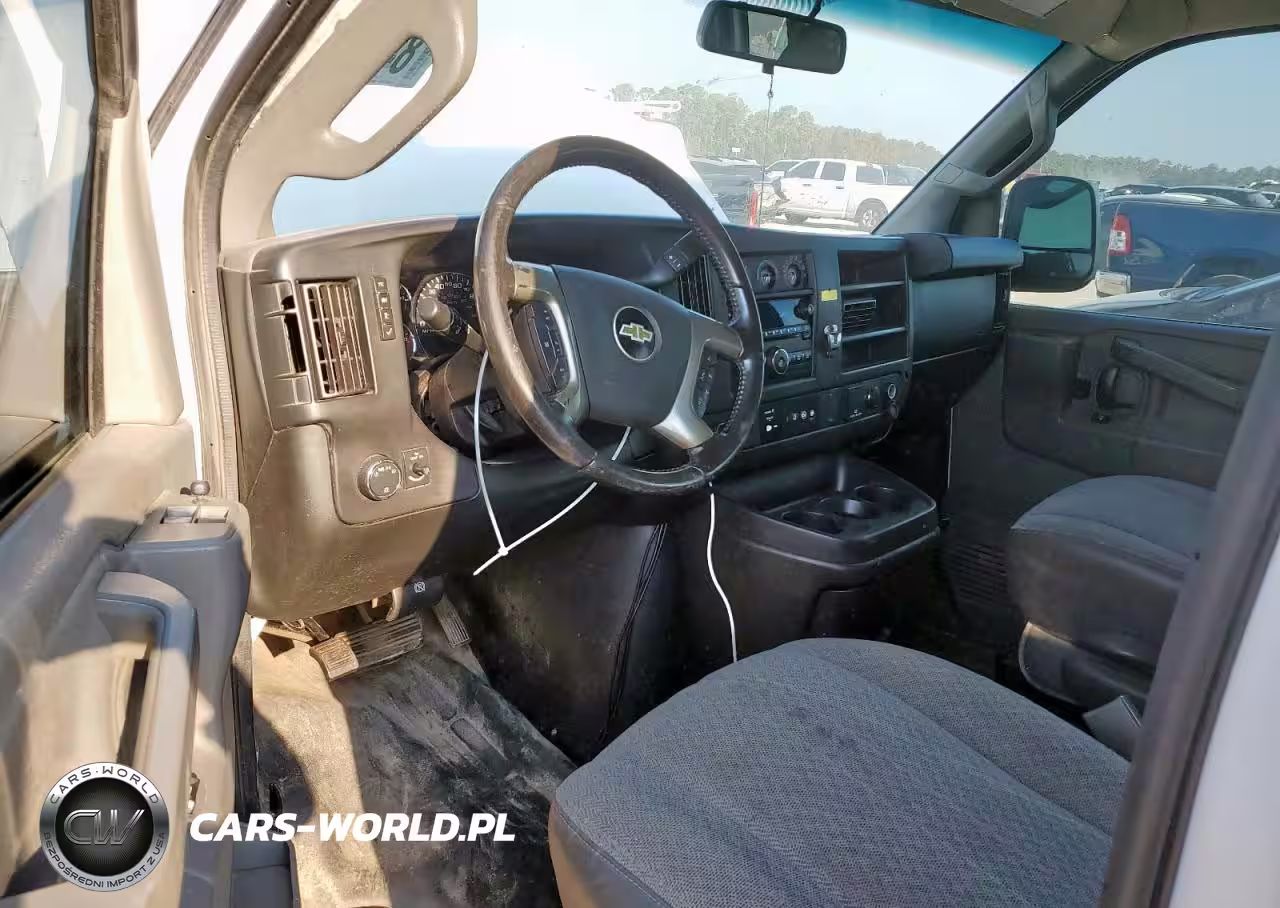 2018 Chevrolet Express G3500 VIN:1GCZGHFG1J1168506 - 8