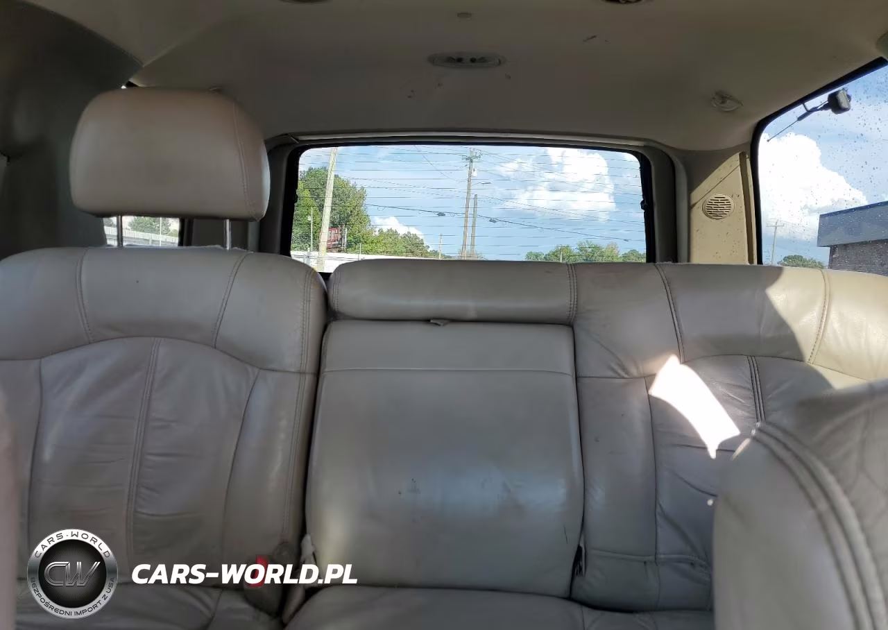 2001 Chevrolet Tahoe C1500 VIN:1GNEC13TX1R128758 - 10