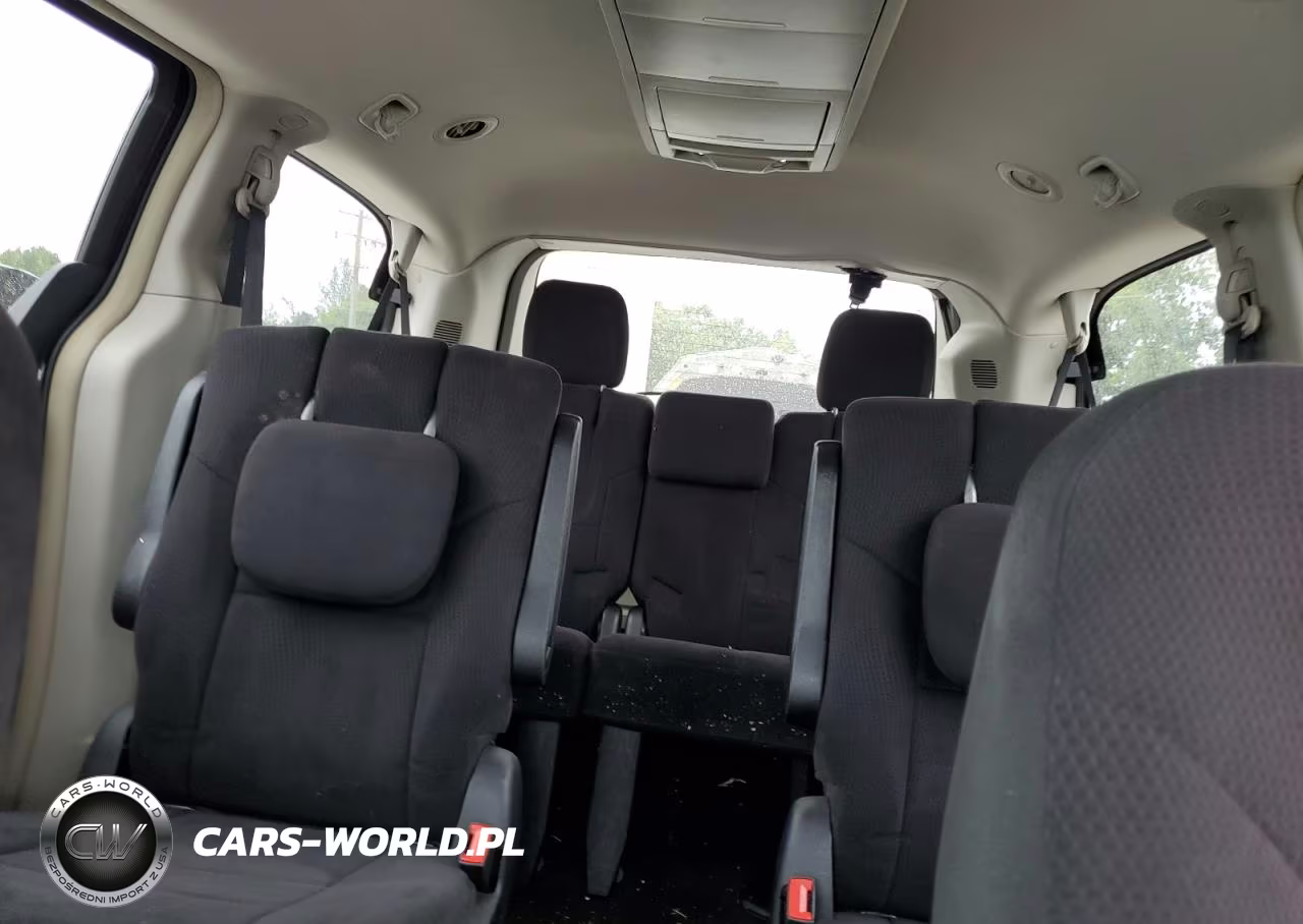 2011 Chrysler Town & Country Touring VIN:2A4RR5DG4BR703122 - 10