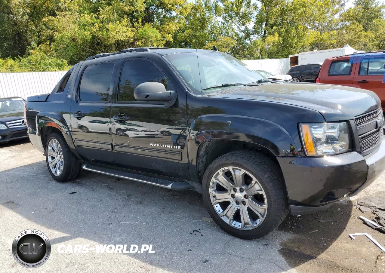 2011 Chevrolet Avalanche Lt VIN:3GNTKFE37BG239791 - 4