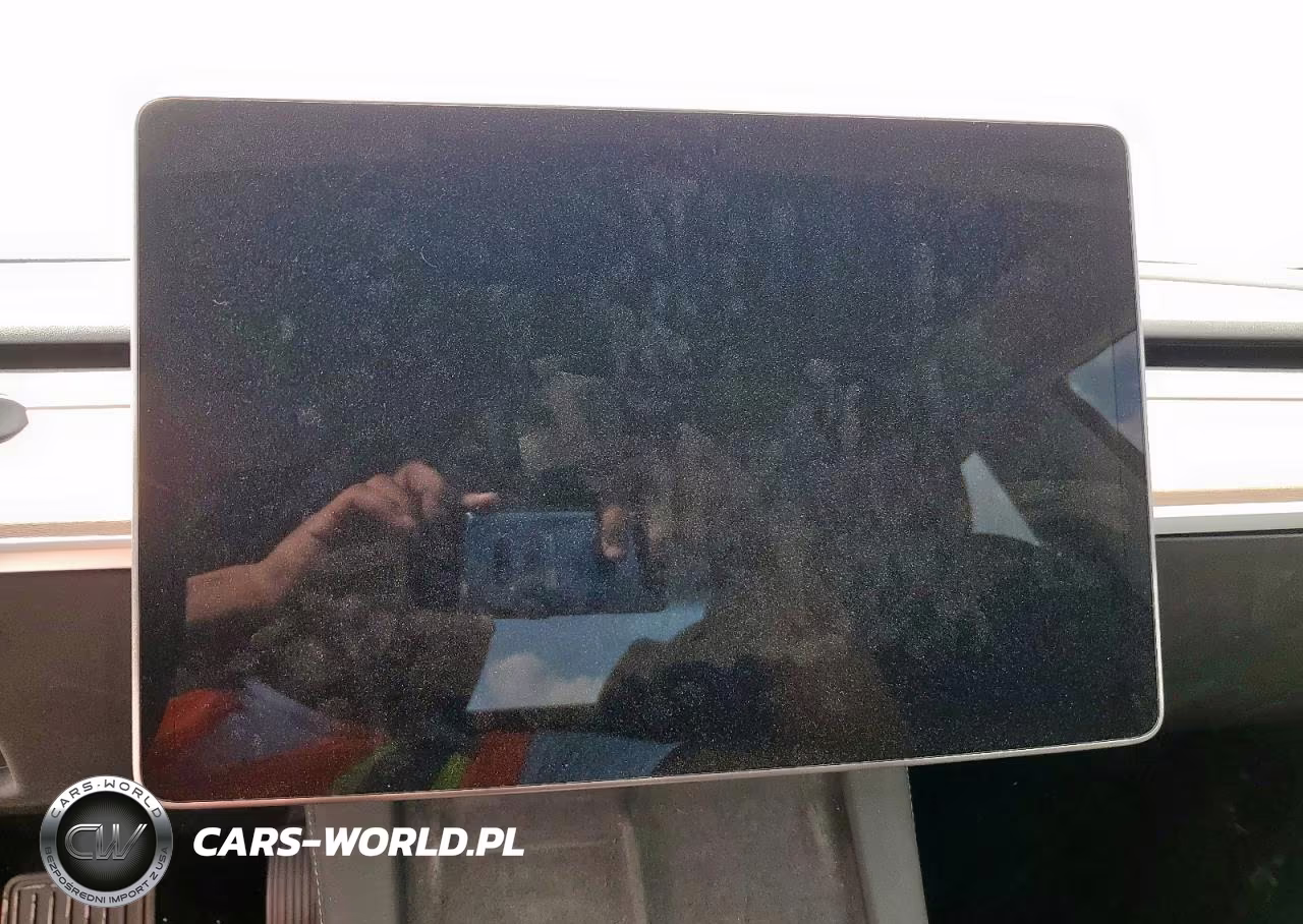 2023 Tesla Model 3 VIN:5YJ3E1EA4PF683578 - 9