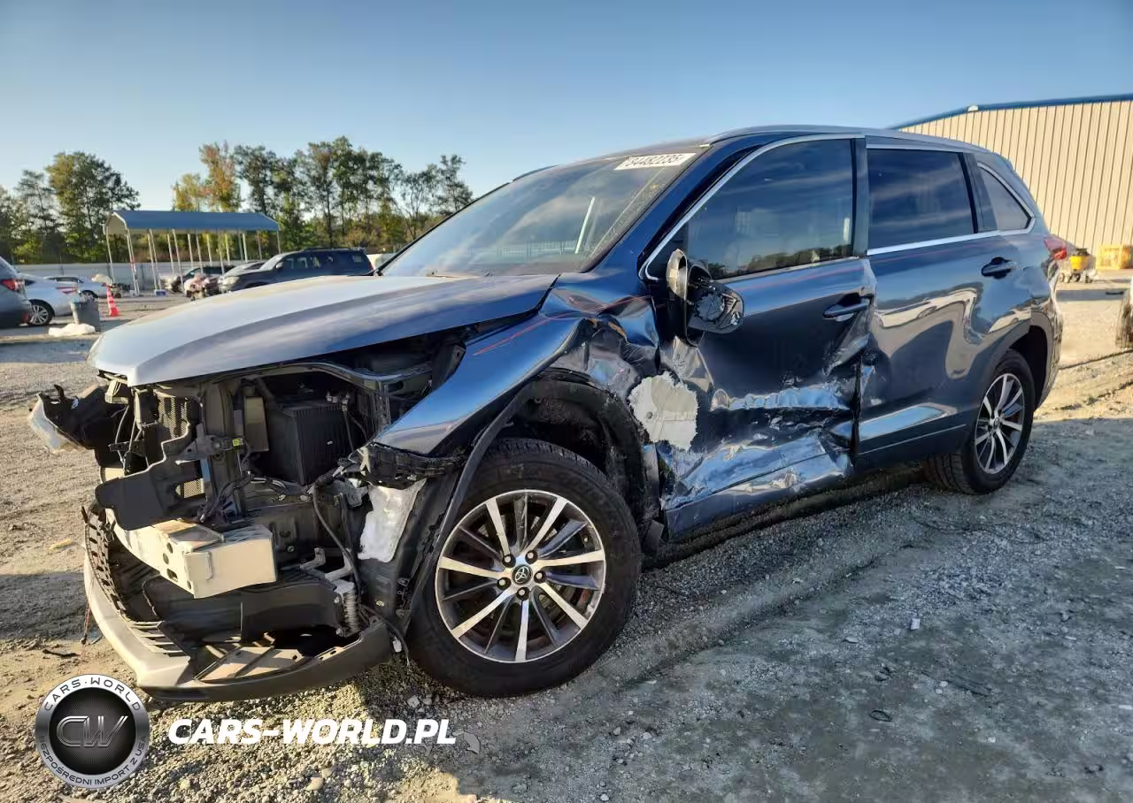 2017 Toyota Highlander Se