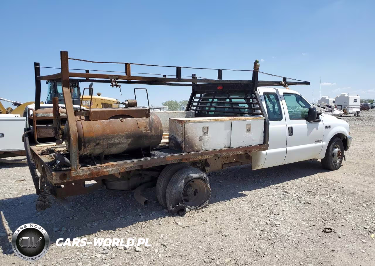2004 Ford F350 Super Duty VIN:1FDWX36PX4EC15630 - 3