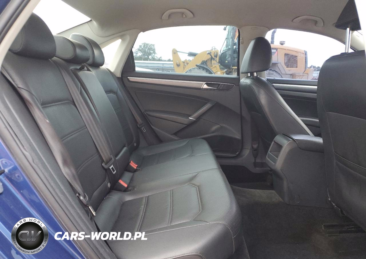 2017 Volkswagen Passat R-Line VIN:1VWDT7A33HC065118 - 10