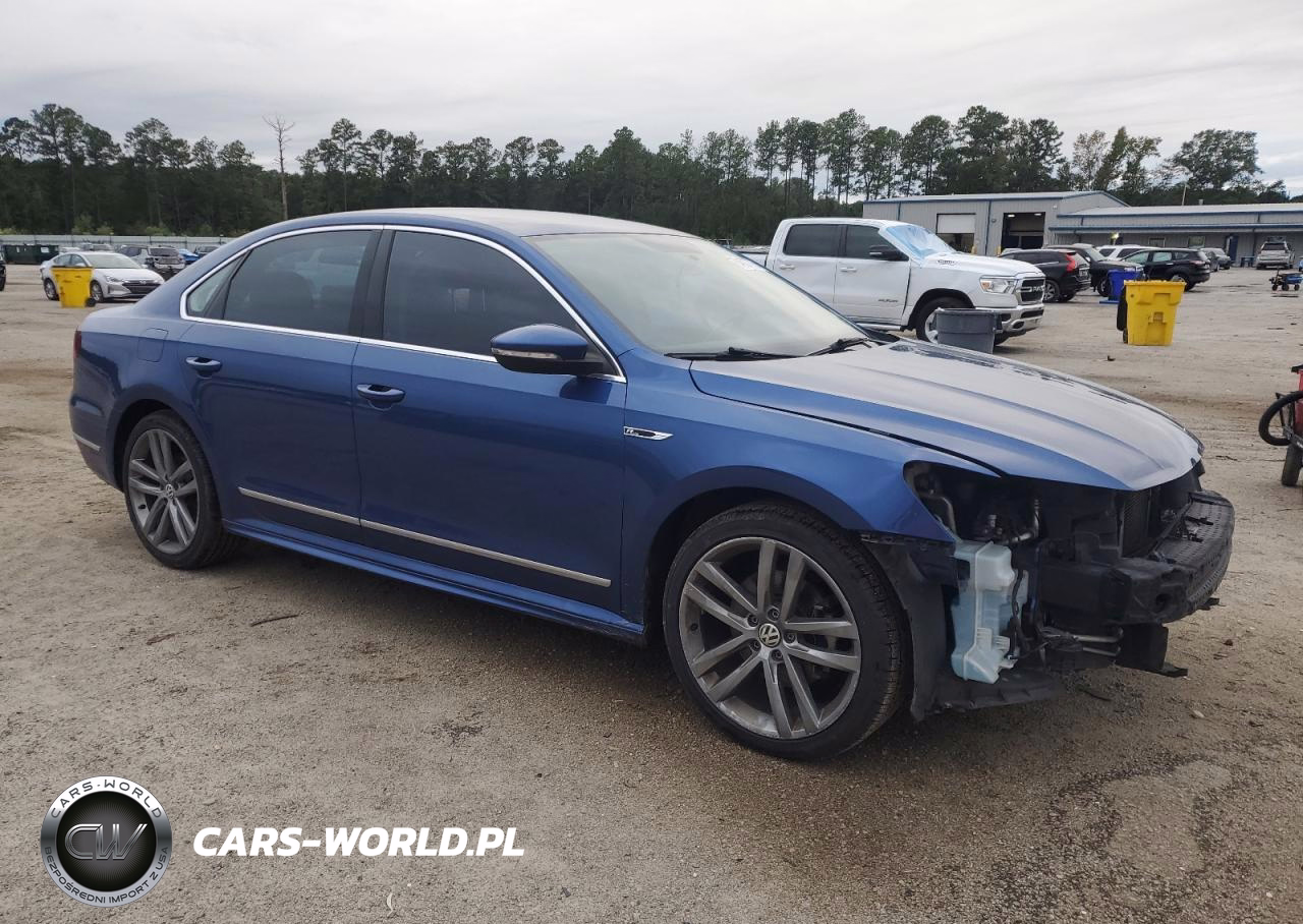 2017 Volkswagen Passat R-Line VIN:1VWDT7A33HC065118 - 4