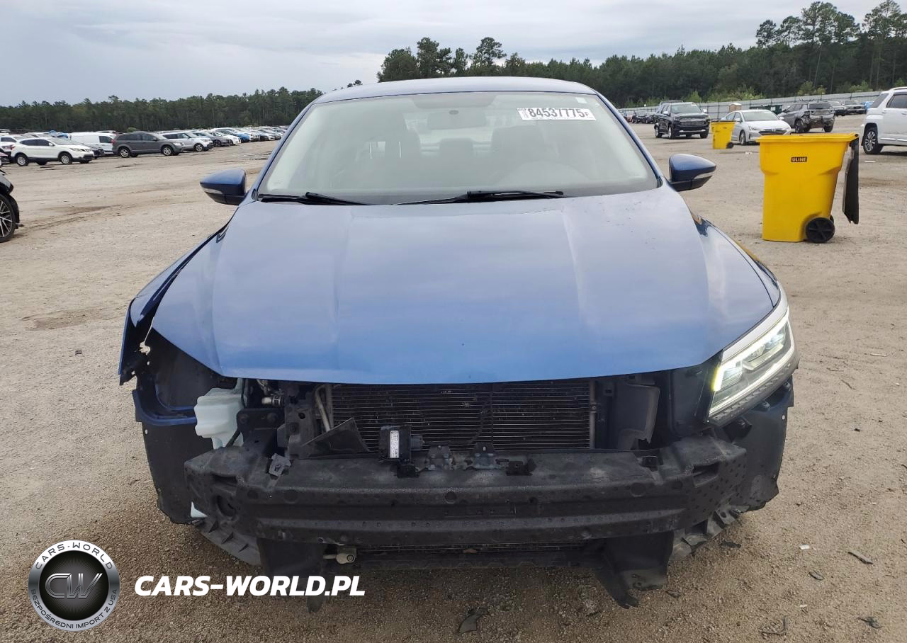 2017 Volkswagen Passat R-Line VIN:1VWDT7A33HC065118 - 5