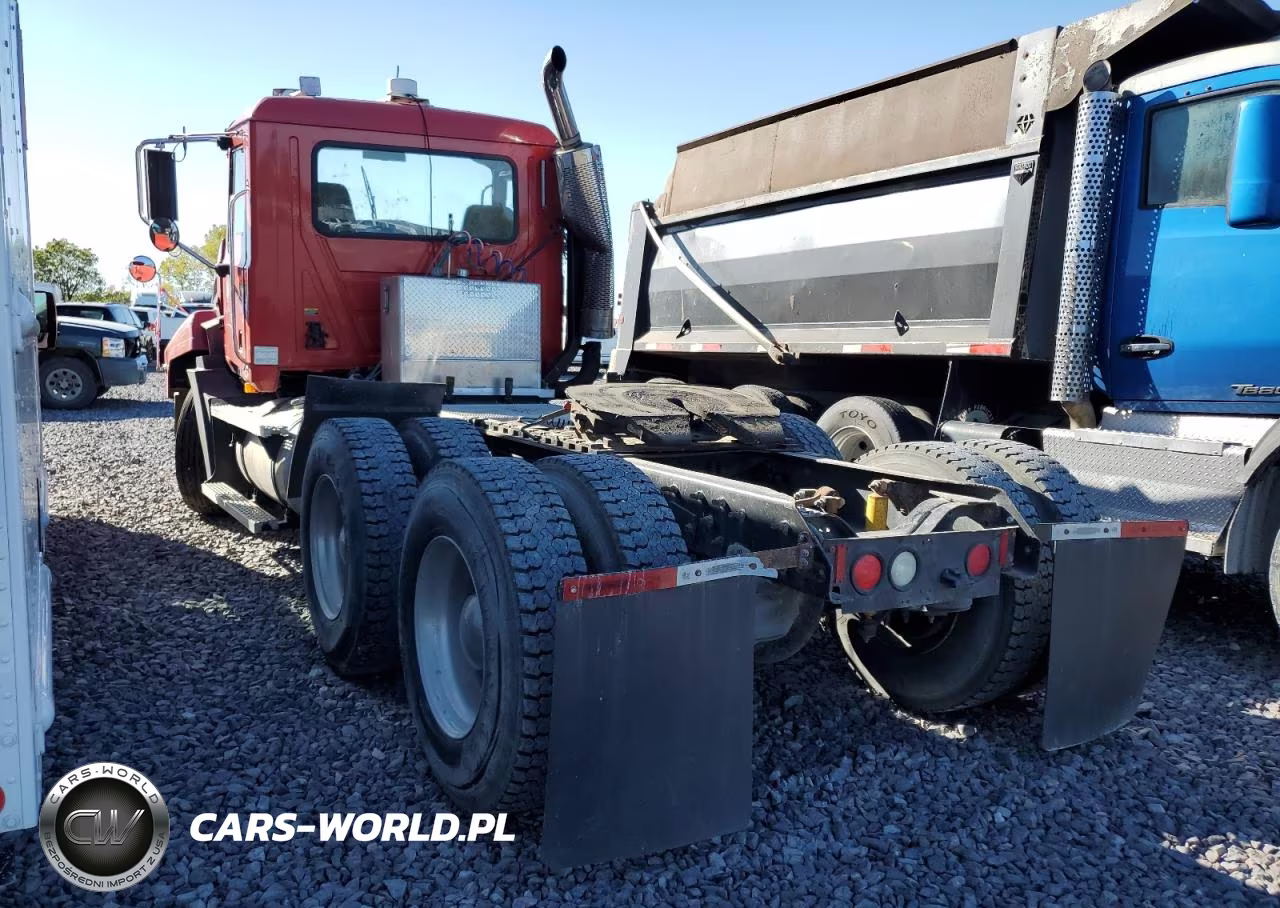 2004 Mack Ch613 Semi Truck VIN:1M1AA13Y13W154257 - 3