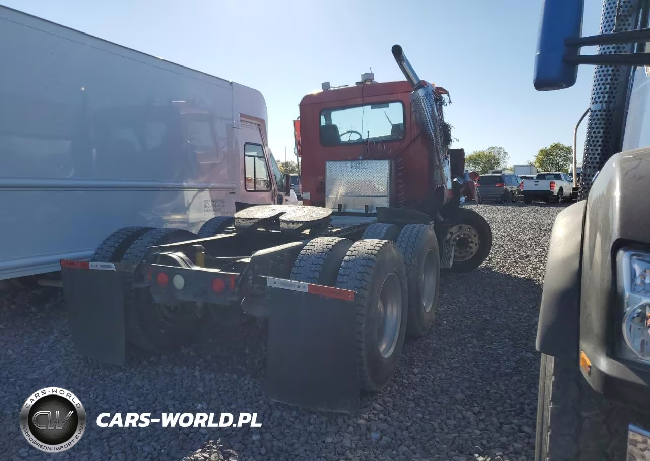 2004 Mack Ch613 Semi Truck VIN:1M1AA13Y13W154257 - 4