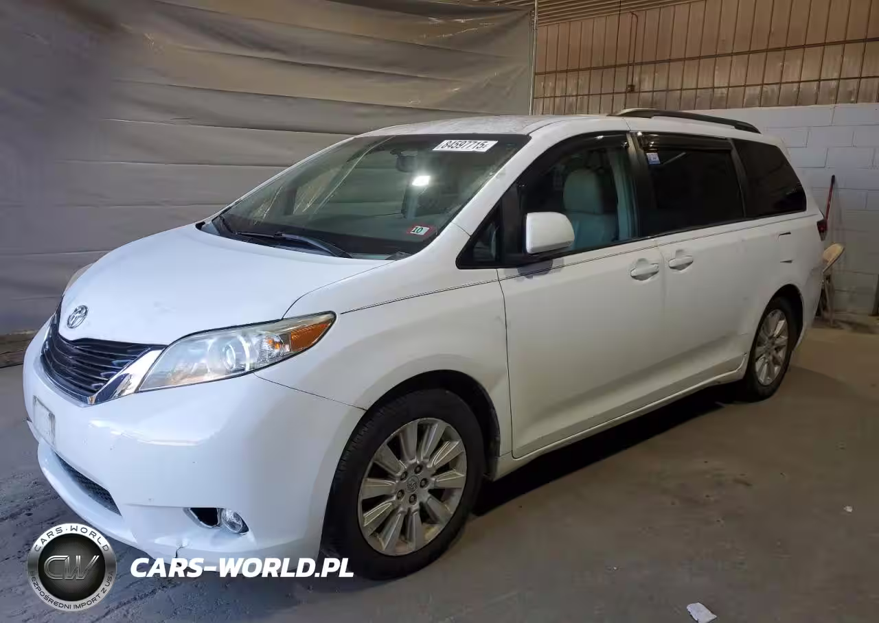 2011 Toyota Sienna Le