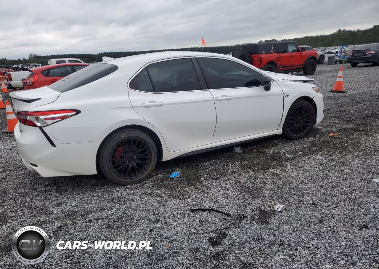 2020 Toyota Camry Se VIN:4T1G11AK4LU983842 - 3