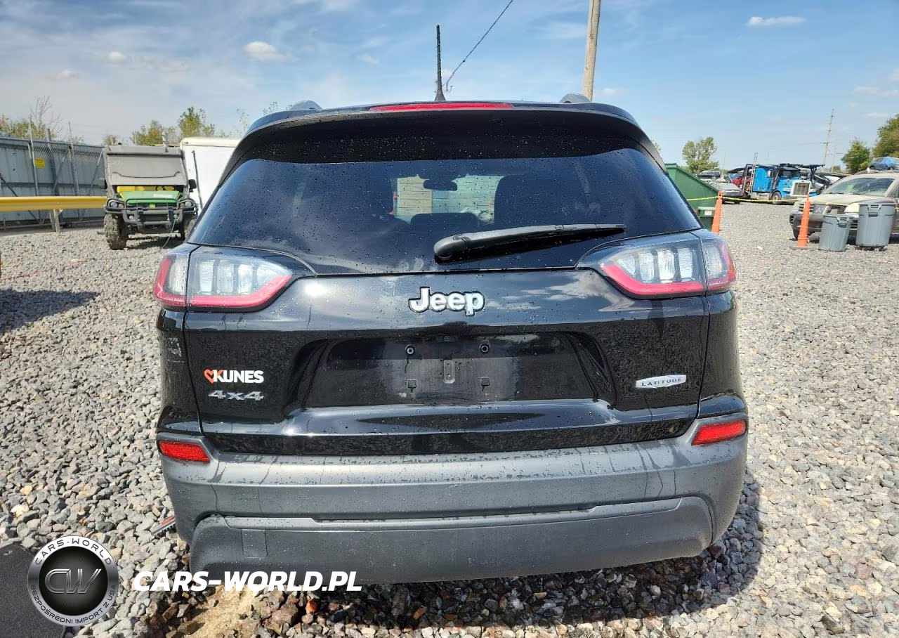 2019 Jeep Cherokee Latitude Plus VIN:1C4PJMLB8KD199018 - 6