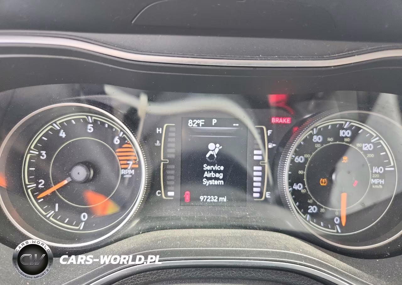 2019 Jeep Cherokee Latitude Plus VIN:1C4PJMLB8KD199018 - 9